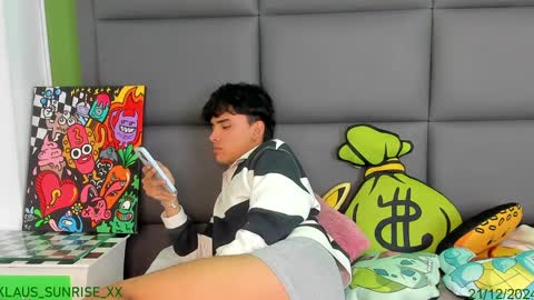 Snapshot of klaus_sunrise_xx chatting on 12-21-24, 11:33 KLAUS online show from 12-21-24, 11:33