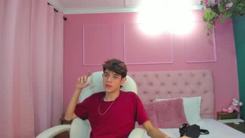 Snapshot of klaus_sunrise_xx chatting on 12-26-24, 03:06 KLAUS online show from 12-26-24, 03:06