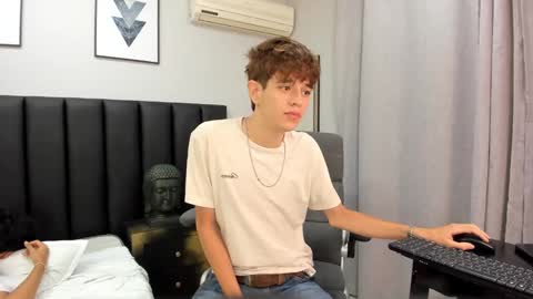 Snapshot of klaus_sunrise_xx chatting on 01-15-25, 10:49 KLAUS online show from 01-15-25, 10:49