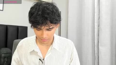 Snapshot of klaus_sunrise_xx chatting on 01-16-25, 06:03 KLAUS online show from 01-16-25, 06:03