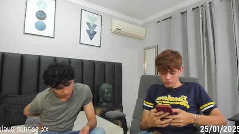 Snapshot of klaus_sunrise_xx chatting on 01-25-25, 04:56 KLAUS online show from 01-25-25, 04:56