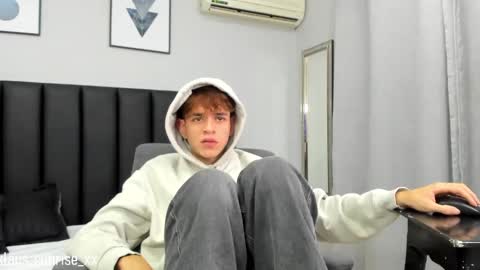 Snapshot of klaus_sunrise_xx chatting on 02-01-25, 07:05 KLAUS online show from 02-01-25, 07:05