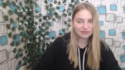 klerkarina online show from 01-04-25, 09:10