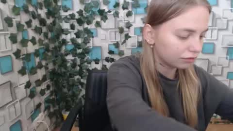 klerkarina online show from 09-25-25, 05:55