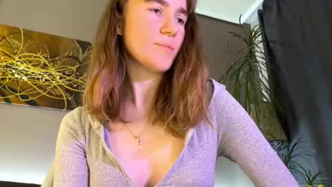 Snapshot of kleya___ chatting on 11-19-25, 05:02 Kleya online show from 11-19-25, 05:02