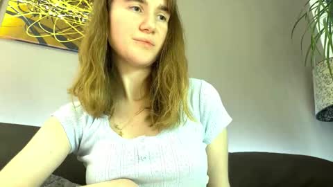 Snapshot of kleya___ chatting on 11-23-25, 04:29 Kleya online show from 11-23-25, 04:29