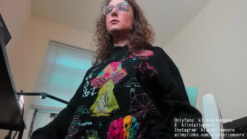 Snapshot of klintellemoore chatting on 12-06-24, 08:51 Klintelle Moore online show from 12-06-24, 08:51