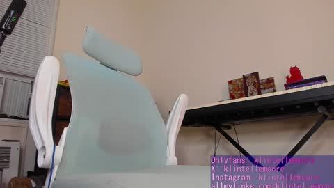 Snapshot of klintellemoore chatting on 12-24-24, 01:27 Klintelle Moore online show from 12-24-24, 01:27