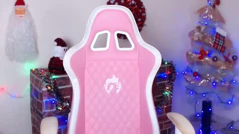 Kloe online show from 12-17-24, 01:39