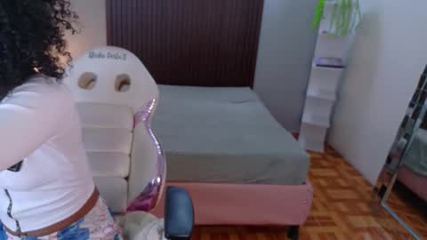 Snapshot of kloe_cooper chatting on 09-25-25, 03:54 kloe_cooper online show from 09-25-25, 03:54