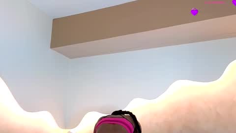 Snapshot of kloee_12 chatting on 10-20-25, 12:16 K L O E online show from 10-20-25, 12:16