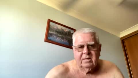 Aussiedude online show from 12-23-24, 03:50