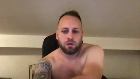 hugo online show from 10-11-25, 02:00