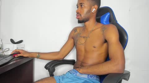 Snapshot of kofi_exotic_ chatting on 12-19-24, 07:40 kofi online show from 12-19-24, 07:40