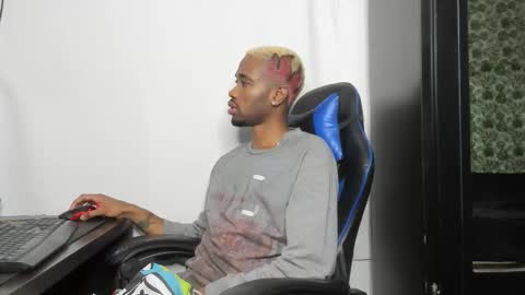 Snapshot of kofi_exotic_ chatting on 11-20-25, 05:01 kofi online show from 11-20-25, 05:01