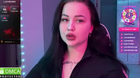 Mia online show from 01-21-25, 09:25