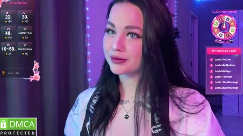 Mia online show from 03-06-25, 11:42