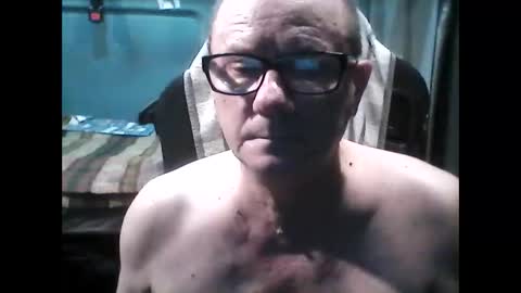 Snapshot of komputer123456789 chatting on 11-08-25, 10:30 Bogdan online show from 11-08-25, 10:30