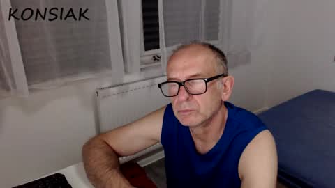 Snapshot of konsiak chatting on 09-15-25, 08:31 Komsiak online show from 09-15-25, 08:31