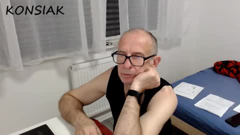 Snapshot of konsiak chatting on 10-13-25, 06:52 Komsiak online show from 10-13-25, 06:52