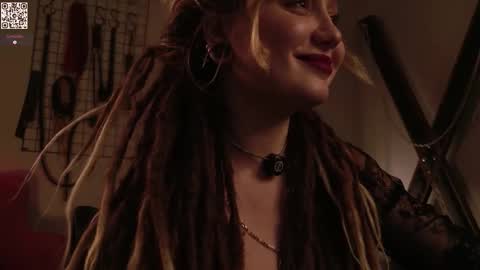 Snapshot of koracrosbie chatting on 10-10-25, 01:43 Kora TG channel online show from 10-10-25, 01:43