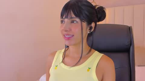 Snapshot of kosmic_21 chatting on 10-21-25, 01:34 K O S M I C online show from 10-21-25, 01:34