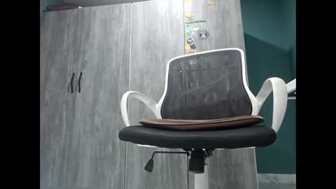 Snapshot of koto420 chatting on 03-10-25, 06:05 Koto Bombon online show from 03-10-25, 06:05