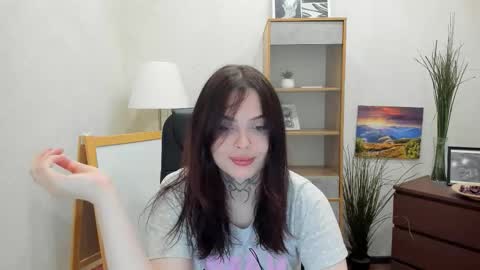 Ariel online show from 12-19-25, 03:19