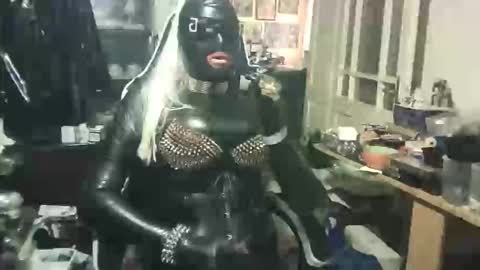 LatexPeti online show from 04-03-26, 06:00