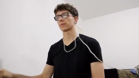 Snapshot of kpo10 chatting on 12-28-24, 11:30 Facu online show from 12-28-24, 11:30