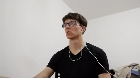 Snapshot of kpo10 chatting on 01-03-25, 12:52 Facu online show from 01-03-25, 12:52