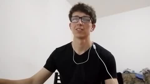 Snapshot of kpo10 chatting on 01-04-25, 05:47 Facu online show from 01-04-25, 05:47