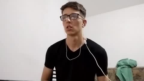 Snapshot of kpo10 chatting on 01-10-25, 10:50 Facu online show from 01-10-25, 10:50