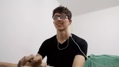 Snapshot of kpo10 chatting on 03-02-25, 01:16 Facu online show from 03-02-25, 01:16