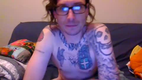 Snapshot of krasher2313 chatting on 03-01-25, 09:40 hard hung horny online show from 03-01-25, 09:40