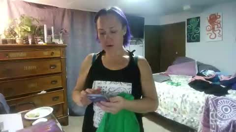 kreamyk420 online show from 11-10-25, 06:23