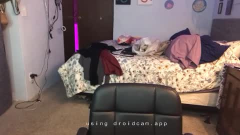 kreamyk420 online show from 12-18-25, 05:02