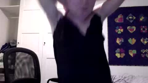 Snapshot of kreolsk34 chatting on 10-20-25, 05:02 kreolsk34 online show from 10-20-25, 05:02