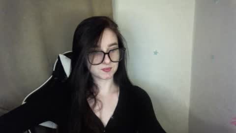 Snapshot of krisbadass chatting on 02-08-26, 08:56 Kris online show from 02-08-26, 08:56