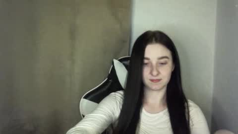 Snapshot of krisbadass chatting on 02-22-26, 09:13 Kris online show from 02-22-26, 09:13