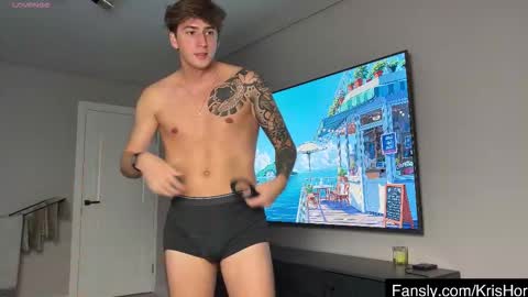 Snapshot of krishort chatting on 10-28-25, 07:45 krishort online show from 10-28-25, 07:45