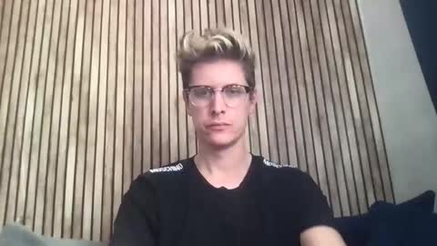 Snapshot of krisl77 chatting on 04-02-26, 03:09 krisl77 online show from 04-02-26, 03:09