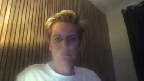 Snapshot of krisl77 chatting on 04-04-26, 06:27 krisl77 online show from 04-04-26, 06:27