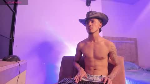 Snapshot of kriss_edwards chatting on 11-02-25, 08:33 Kriss online show from 11-02-25, 08:33