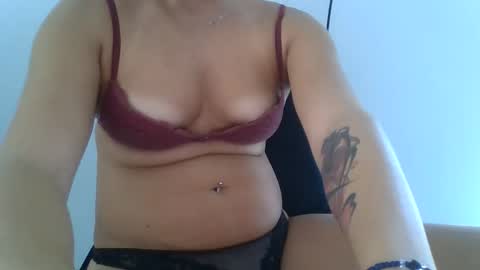 Snapshot of kriss_grace chatting on 09-15-25, 12:16 Grace online show from 09-15-25, 12:16