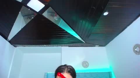 kriss_sweetboobs online show from 01-04-25, 02:46