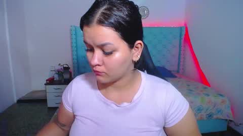 kriss_sweetboobs online show from 01-05-25, 12:31
