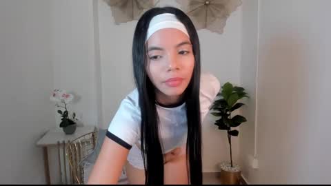 Krisstine  online show from 03-12-25, 06:44