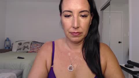 Krissy online show from 12-01-24, 04:29