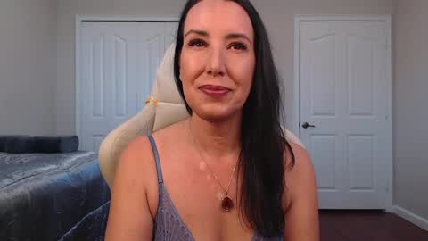 Krissy online show from 02-06-25, 01:10
